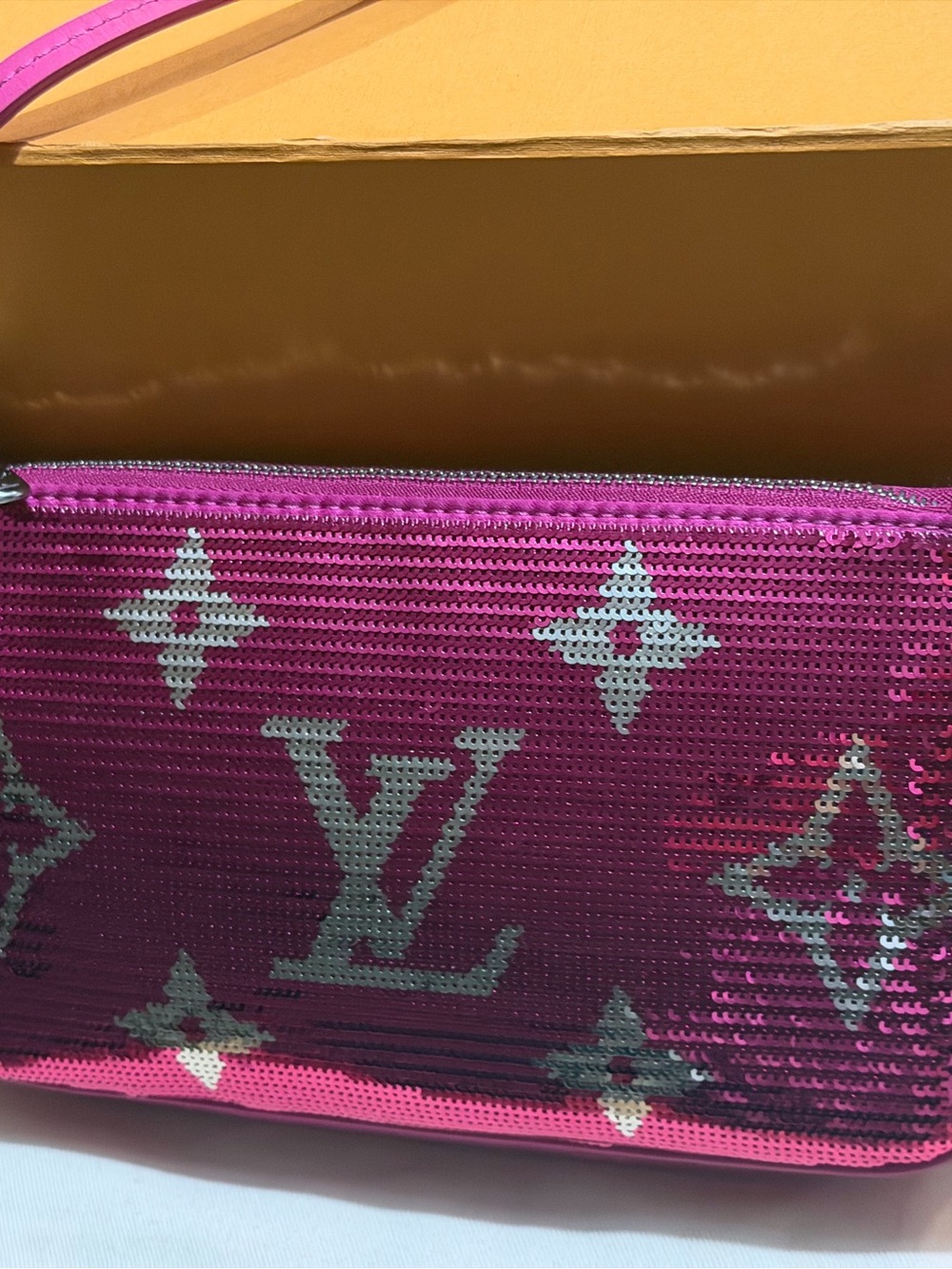 Louis Vuitton Satin Sequin Monogram Pochette Fuchsia - Picture 11 of 12